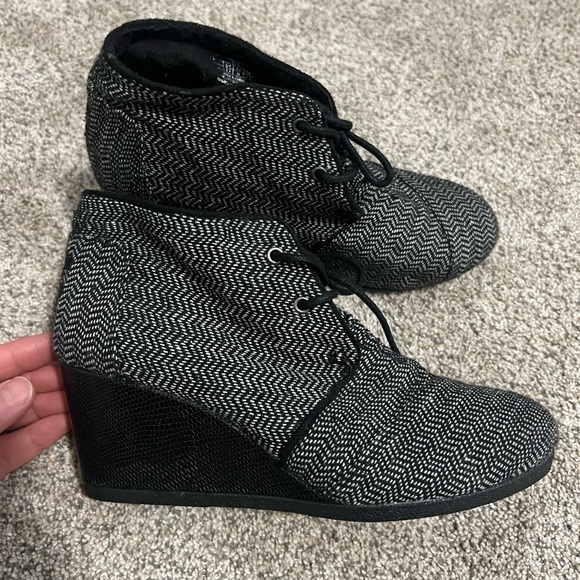Toms Shoes - Worn once! Toms size 7.5 booties